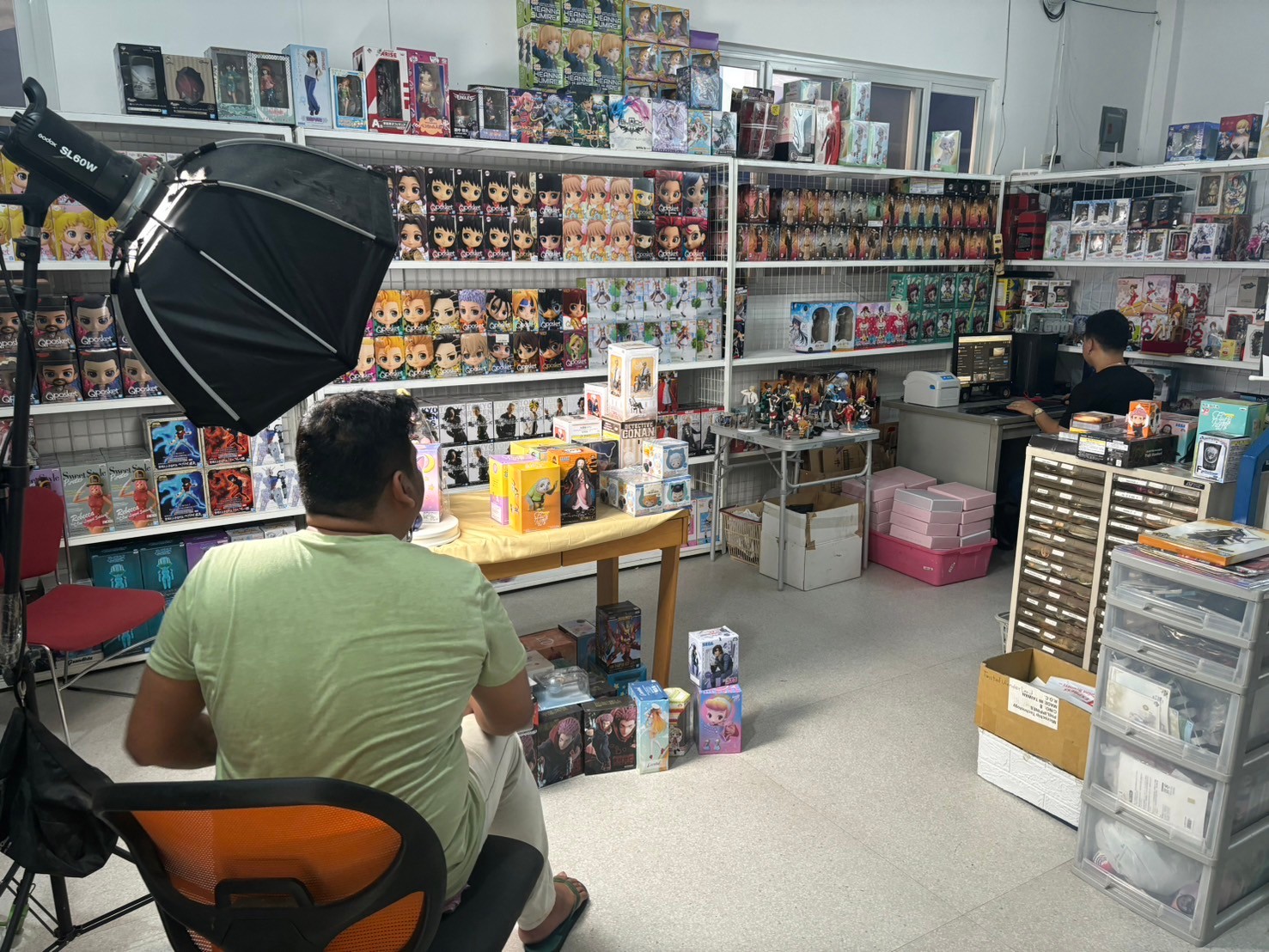 現地リポート】日本の不用品がフィリピンで驚きの人気！ライブ販売に 